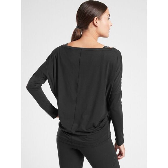 Athleta Essence Flow Top Womens Medium Black Long Sleeve Crew Neck Lightweight - Picture 3 of 7